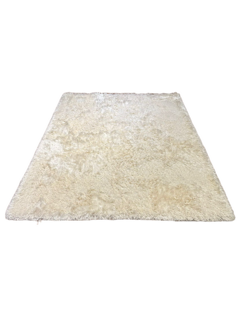 Persian-Inspired. Modern Defined. Turkish Made Rug, size 5' 2" x 7' 2"