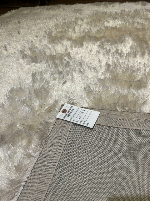 Persian-Inspired. Modern Defined. Turkish Made Rug, size 5' 2" x 7' 2"