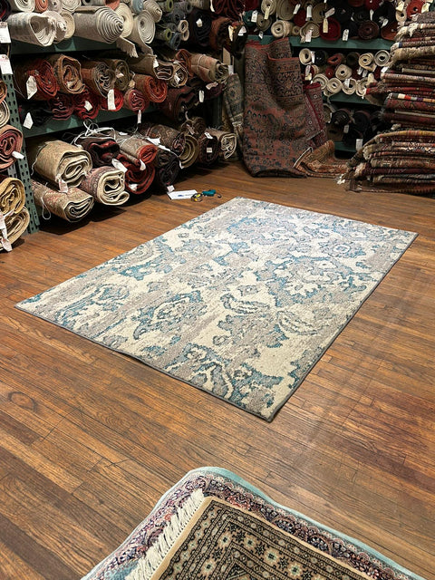 Persian-Inspired. Modern Defined. Turkish Made Rug, size 5' 1" x 7' 7"