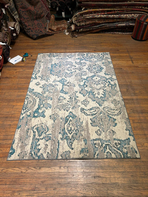 Persian-Inspired. Modern Defined. Turkish Made Rug, size 5' 1" x 7' 7"