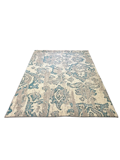 Persian-Inspired. Modern Defined. Turkish Made Rug, size 5' 1" x 7' 7"