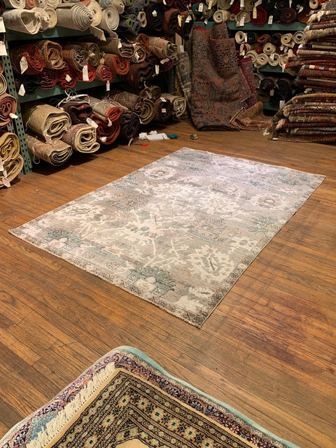 Persian-Inspired. Modern Defined. Turkish Made Rug, size 5' 2" x 7' 7"