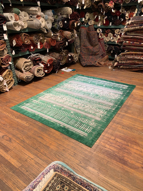 Persian-Inspired. Modern Defined. Turkish Made Rug, size 5' 5" x 7' 5"