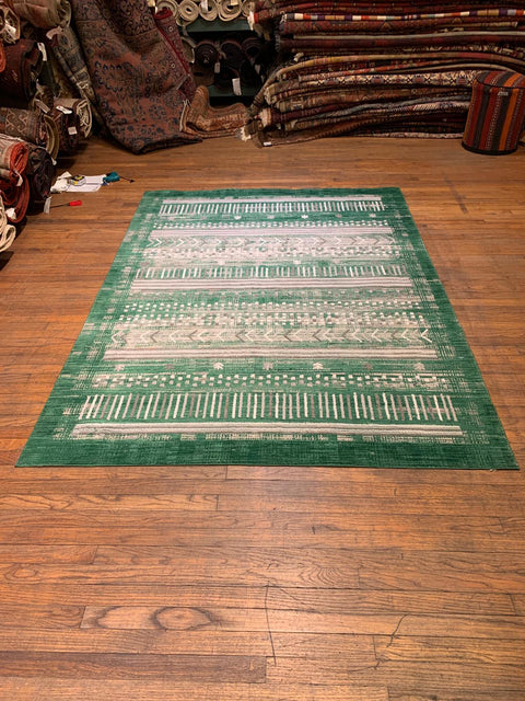 Persian-Inspired. Modern Defined. Turkish Made Rug, size 5' 5" x 7' 5"