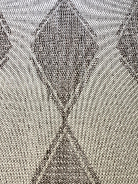 Persian-Inspired. Modern Defined. Turkish Made Rug, size 5' 4" x 7' 8"