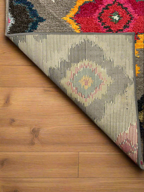 Persian-Inspired. Modern Defined. Turkish Made Rug, size  5' 2" x 7' 7"