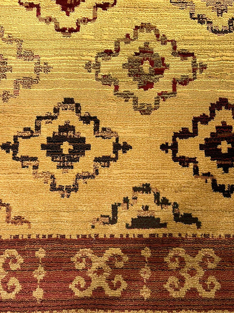 Persian-Inspired. Modern Defined. Turkish Made Rug, size 5' 2" x 7' 7"