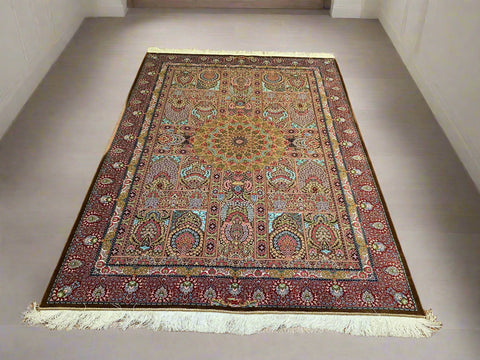 Exquisite 100% Silk Persian Design Rug – Elegant and Luxurious, size 4' 4" x 6' 7"