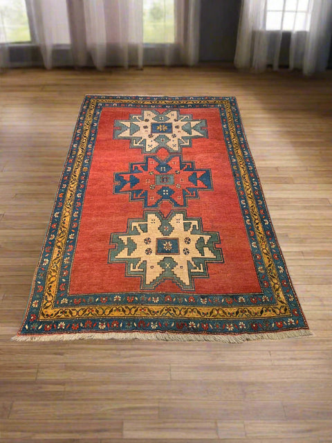 Antique Kazak Rug, circa 1910-1920. Size 4' 11" x 7' 11"