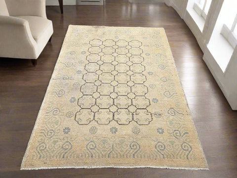 Khotan Pomegranate design Oriental Rug, size 4' x 6'
