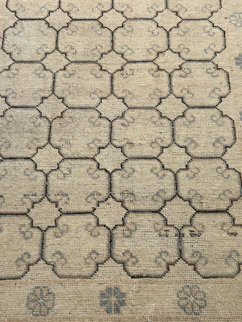 Khotan Pomegranate design Oriental Rug, size 4' x 6'