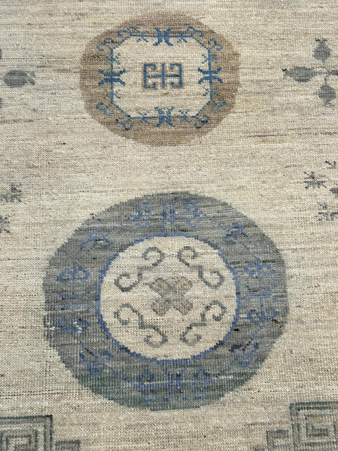 Khotan Pomegranate design Oriental Rug, size 4" x 5' 9" (D)