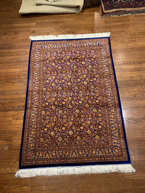 Exquisite 100% Silk Persian Design Rug – Elegant and Luxurious, size 4" x 6" (H)