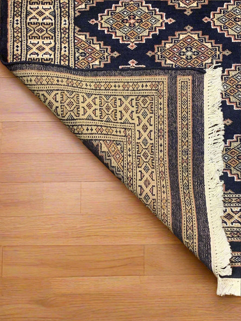 Hand-Knotted Pakistani Bokhara Rug – 100% Wool, size 3' x 5' 3" (M)