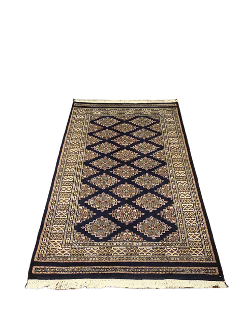 Hand-Knotted Pakistani Bokhara Rug – 100% Wool, size 3' x 5' 3" (M)