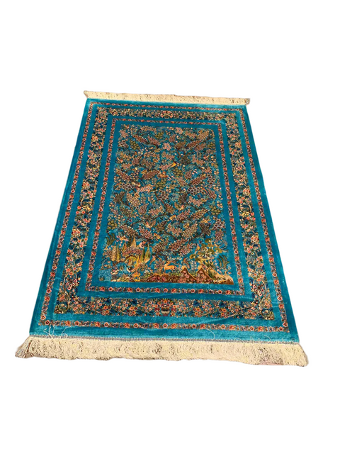 Exquisite 100% Silk Persian Design Rug – Elegant and Luxurious, size 3" x 5" (H)