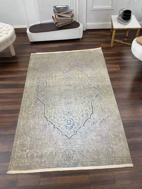 Persian-Inspired. Modern Defined. Turkish Made Rug, size 5' 2" x 7' 8" (O) machine