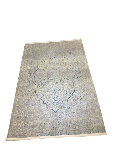 Persian-Inspired. Modern Defined. Turkish Made Rug, size 5' 2" x 7' 8" (O) machine