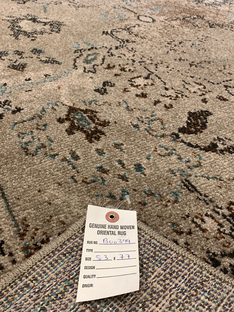 Persian-Inspired. Modern Defined. Turkish Made Rug, size 5' 3" x 7' 7" (O) machine