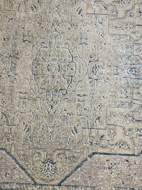 Persian-Inspired. Modern Defined. Turkish Made Rug, size 5' 2" x 7' 8" (O) machine
