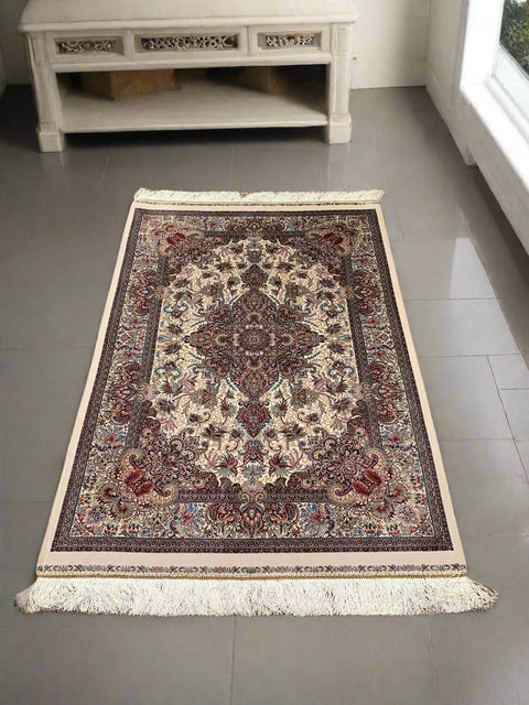 Exquisite 100% Silk Persian Design Rug – Elegant and Luxurious, size 3' 3" x 4' 9" (H)