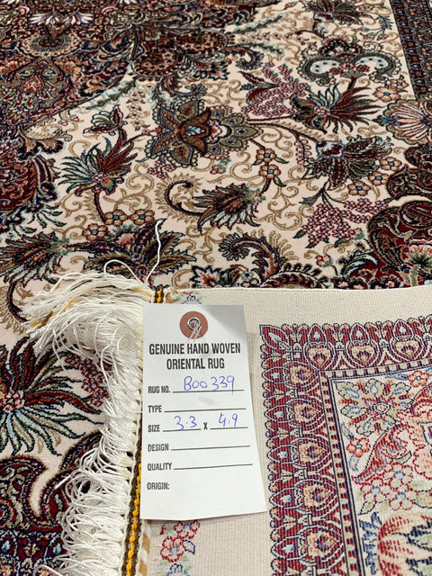 Exquisite 100% Silk Persian Design Rug – Elegant and Luxurious, size 3' 3" x 4' 9" (H)