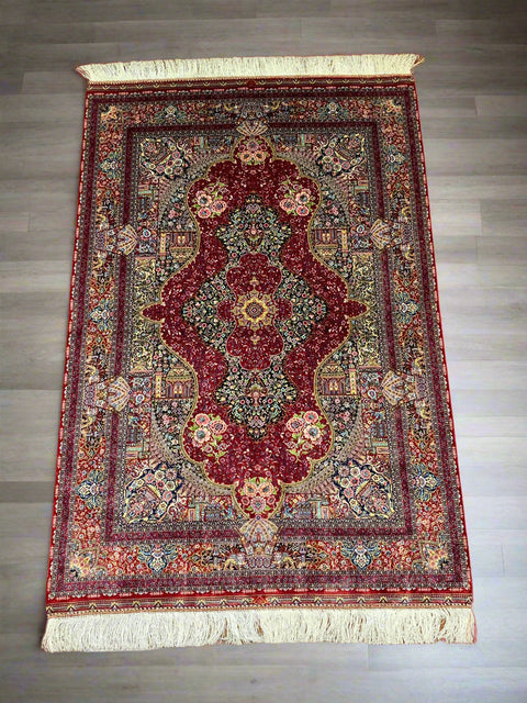 Exquisite 100% Silk Persian Design Rug – Elegant and Luxurious, size 3' 3" x 5"  (H)