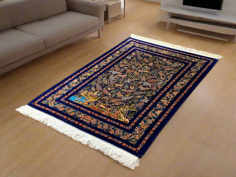 Exquisite 100% Silk Persian Design Rug – Elegant and Luxurious, size 3' 3" x 4' 10" (H)