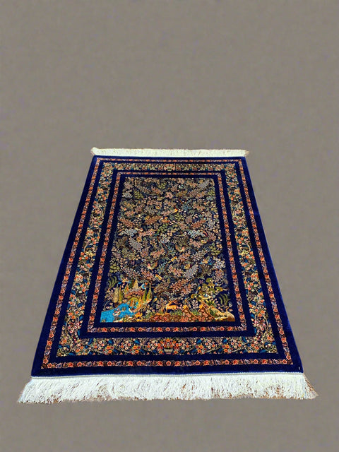 Exquisite 100% Silk Persian Design Rug – Elegant and Luxurious, size 3' 3" x 4' 10" (H)