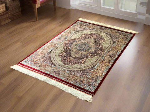 Exquisite 100% Silk Persian Design Rug – Elegant and Luxurious, size 3' 2" x 4' 9" (H)