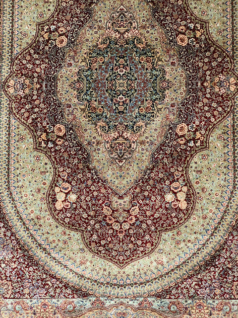 Exquisite 100% Silk Persian Design Rug – Elegant and Luxurious, size 3' 2" x 4' 9" (H)