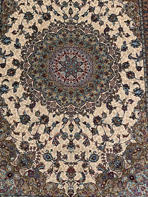 Exquisite 100% Silk Persian Design Rug – Elegant and Luxurious, size 3' 3" x 5" (H)