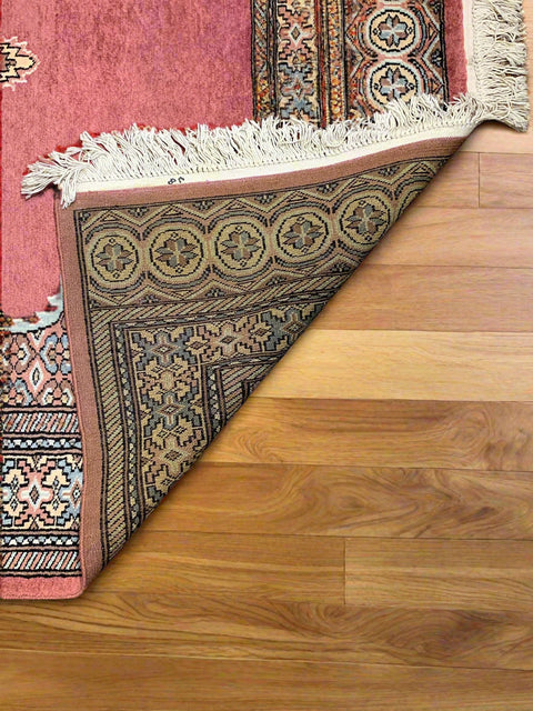 Hand-Knotted Pakistan Kashmiri Silk Wool Blend Rug, size 5' 3" x 8' 1 "