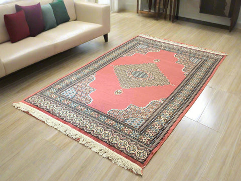 Hand-Knotted Pakistan Kashmiri Silk Wool Blend Rug, size 5' 3" x 8' 1 "