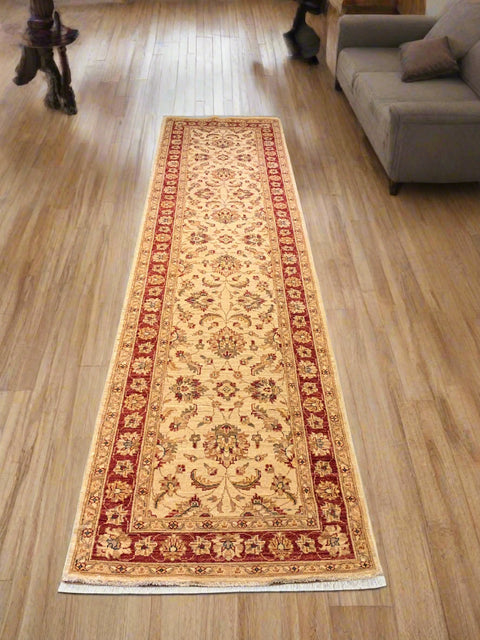 Hand-Knotted Sultanabad Vegetable-Dyed Wool Rug, 2' 8" x 10' 4" (K)