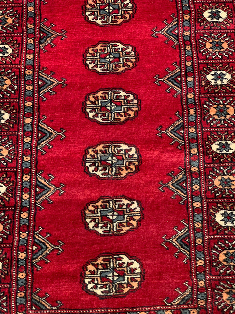 Hand-Knotted Pakistani Bokhara Rug – 100% Wool, size 2' 7" x 8"  (M)