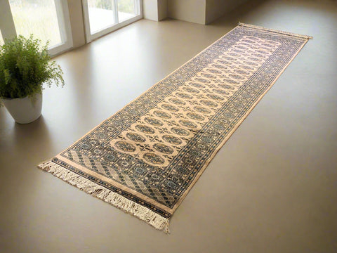 Hand-Knotted Pakistani Bokhara Rug – 100% Wool, size 2' 8" x 9' 7"  (M)
