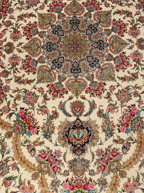 Exquisite 100% Silk Persian Design Rug – Elegant and Luxurious, size 8' 1" x 11' 6"