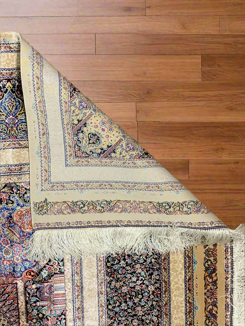 Exquisite 100% Silk Persian Design Rug – Elegant and Luxurious, size 6' 7" x 9' 7"