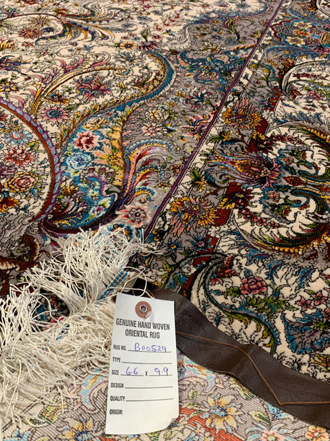 Exquisite 100% Silk Persian Design Rug – Elegant and Luxurious, size 6' 6" x 9' 9"