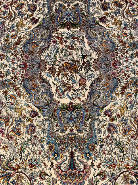 Exquisite 100% Silk Persian Design Rug – Elegant and Luxurious, size 6' 6" x 9' 9"