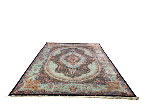Exquisite 100% Silk Persian Design Rug – Elegant and Luxurious, size 8' 1" x 11' 2"