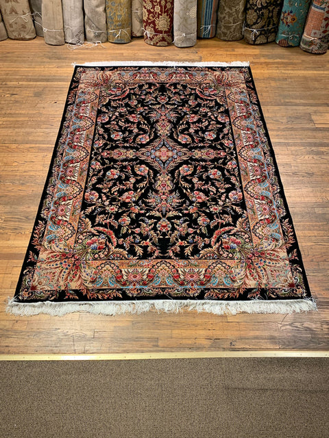 Exquisite 100% Silk Persian Design Rug – Elegant and Luxurious, size 6' 7" x 9' 9"