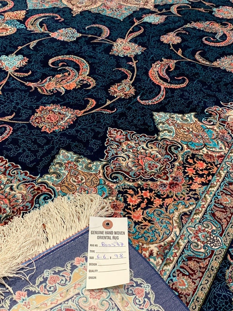 Exquisite 100% Silk Persian Design Rug – Elegant and Luxurious, size 6' 6" x 9' 8"