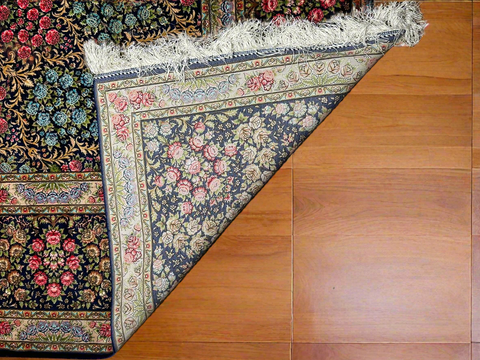 Exquisite 100% Silk Persian Design Rug – Elegant and Luxurious, size 7' 9" x 11' 3"