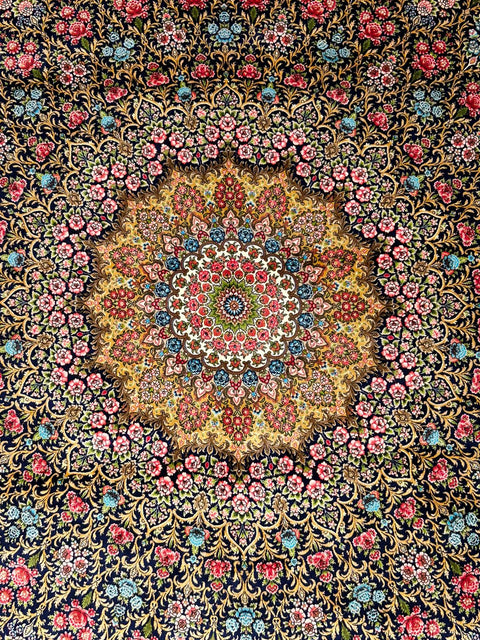 Exquisite 100% Silk Persian Design Rug – Elegant and Luxurious, size 7' 9" x 11' 3"