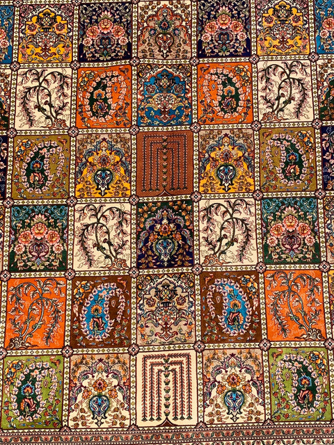 Exquisite 100% Silk Persian Design Rug – Elegant and Luxurious, size  7' x 10'