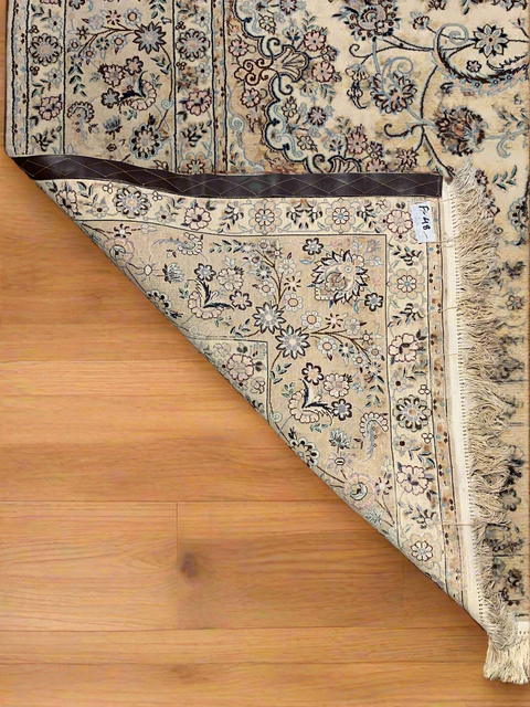 Exquisite 100% Silk Persian Design Rug – Elegant and Luxurious, size  2' 6" x 9' 7"