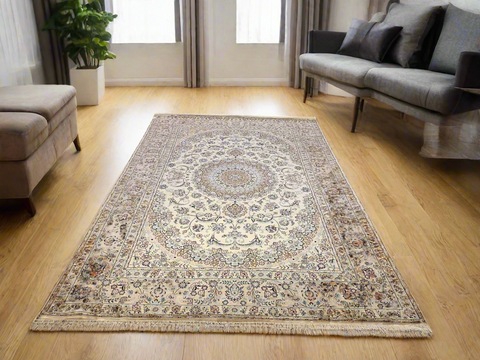 Exquisite 100% Silk Persian Design Rug – Elegant and Luxurious, size  2' 6" x 9' 7"