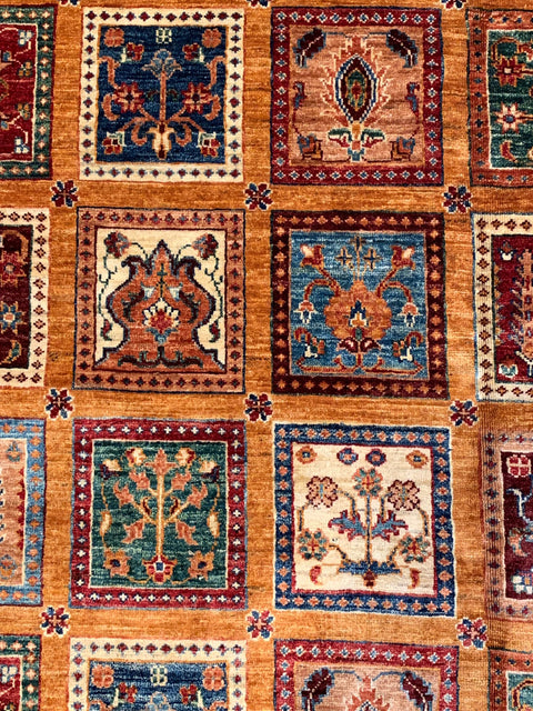 Hand-Knotted Sultanabad Vegetable-Dyed Wool Rug, 8' 4" x 11' 7"  (K)